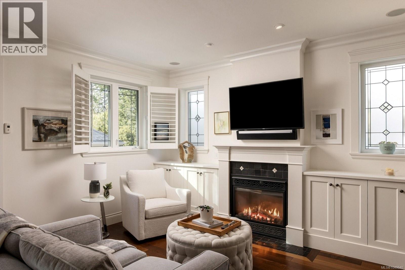1046 Davie St - 7