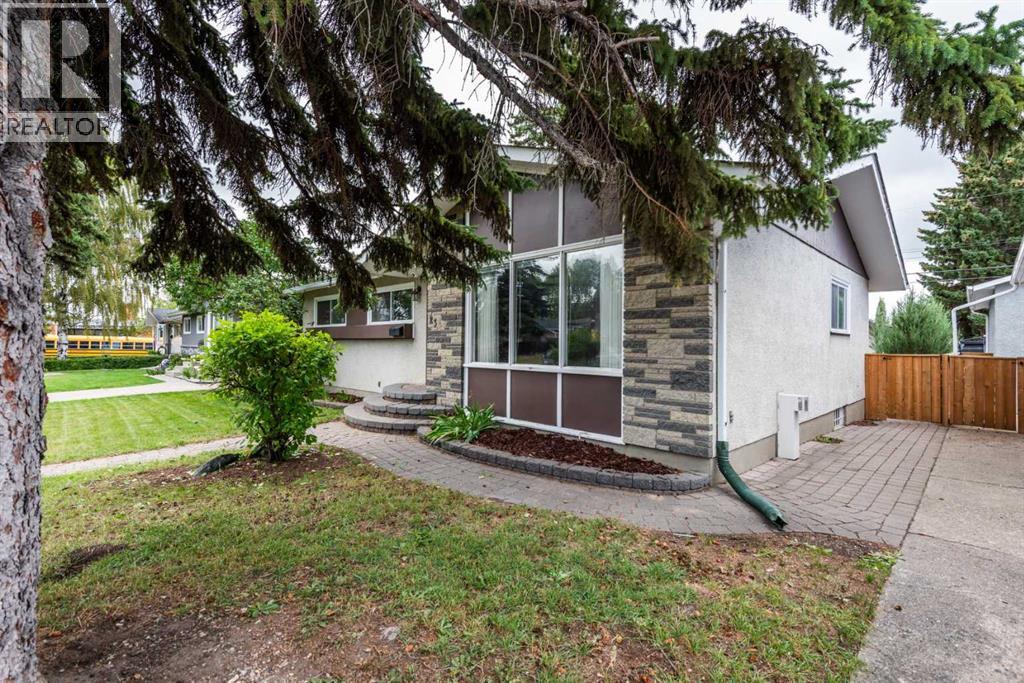 23 Arbour Crescent SE