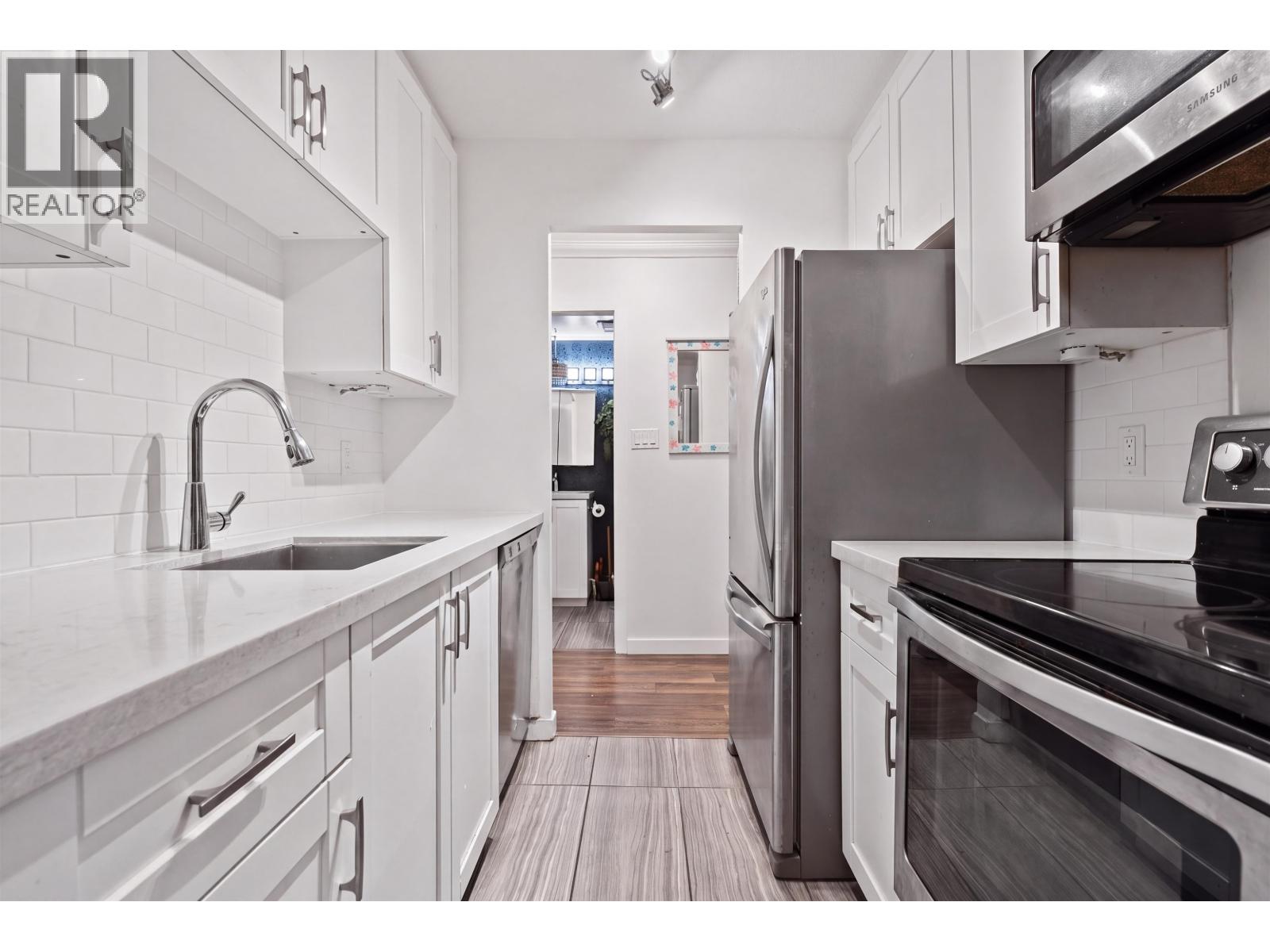 206 853 E 7 AVENUE, Vancouver
