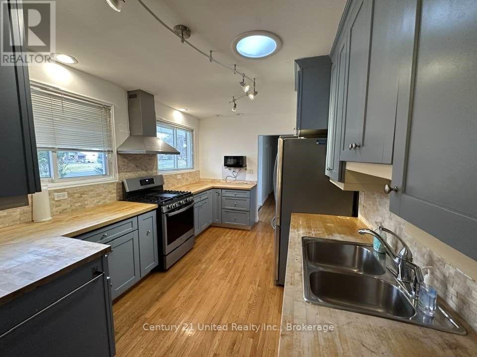 44 HAMILTON AVENUE - 18