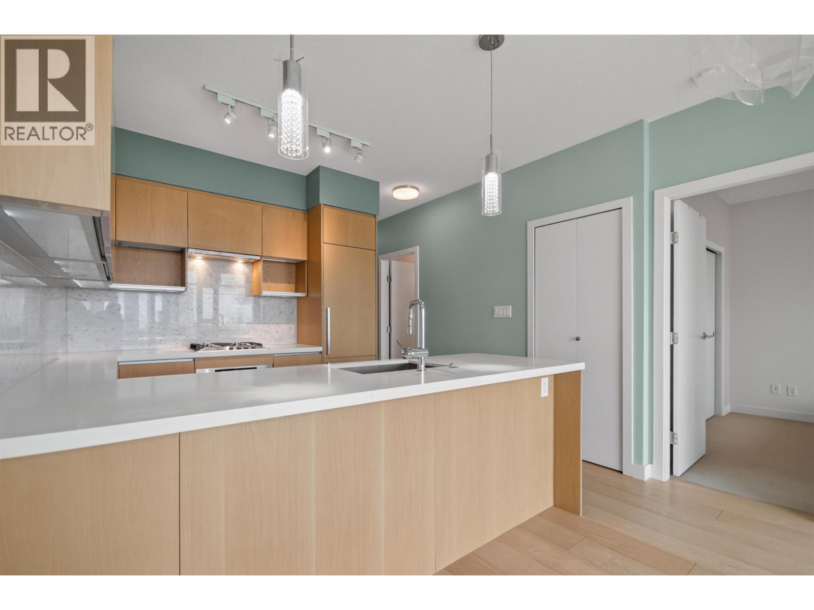 2006 6588 NELSON AVENUE, Burnaby