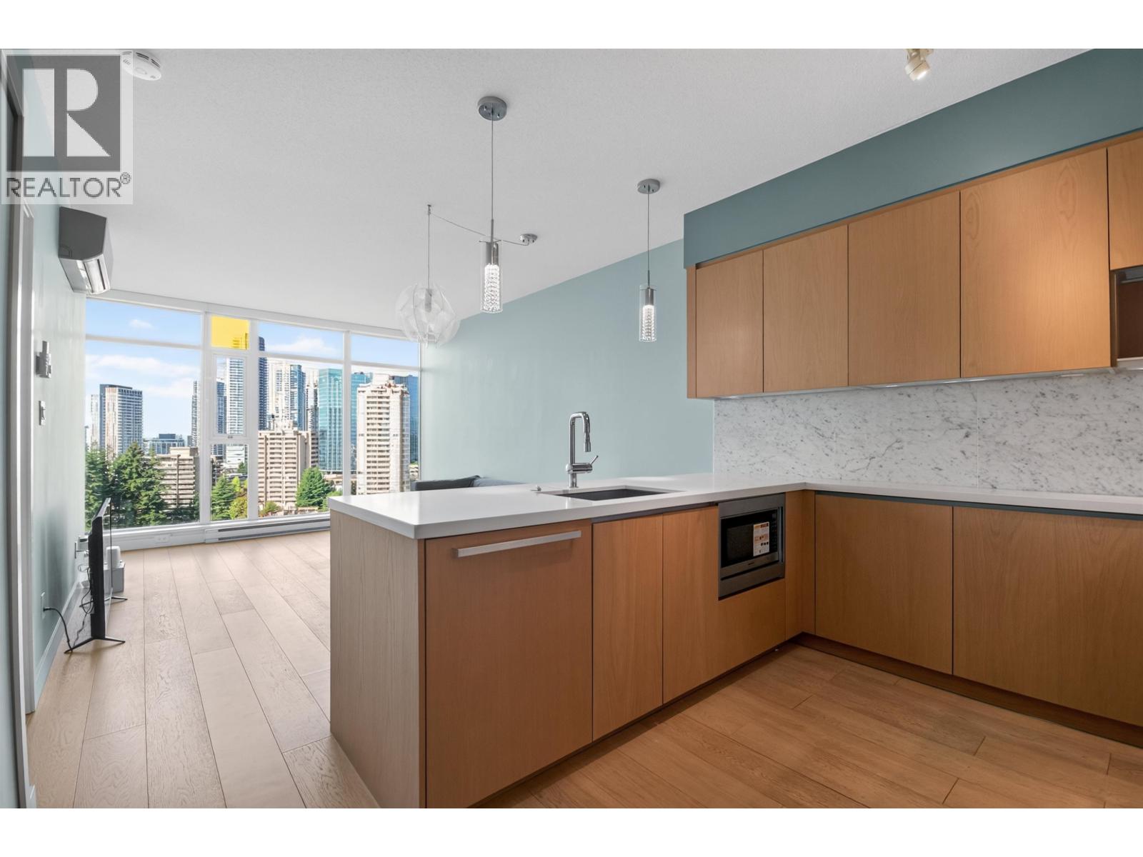 2006 6588 NELSON AVENUE, Burnaby