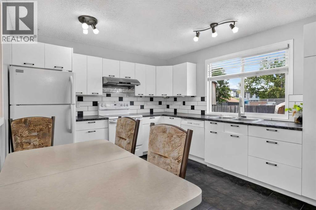 207 Penworth Drive SE - 11
