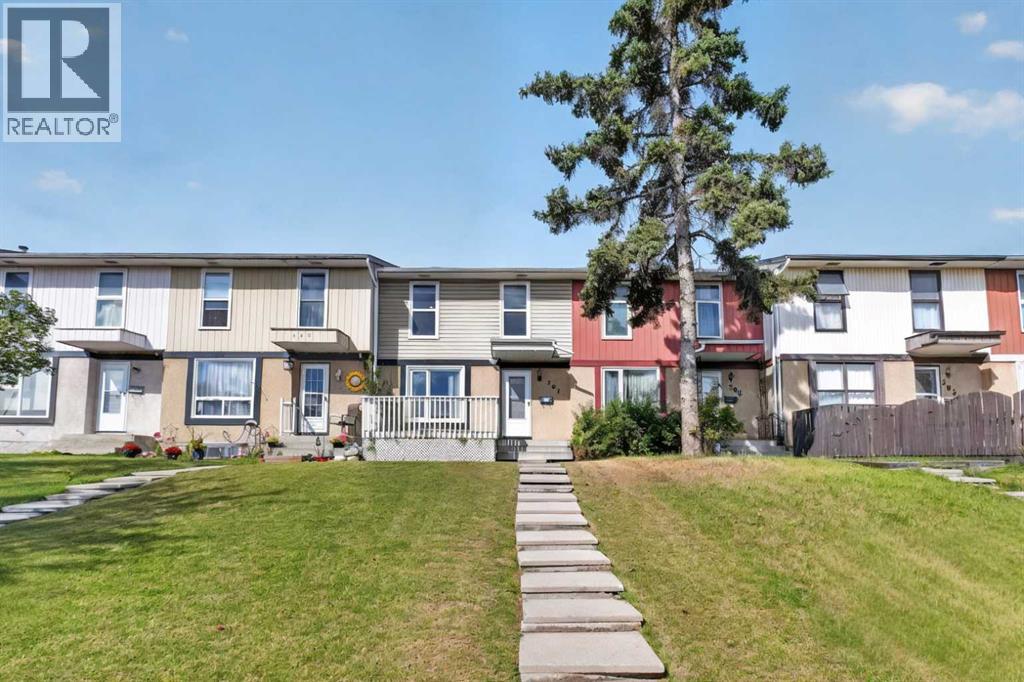 207 Penworth Drive SE - 1