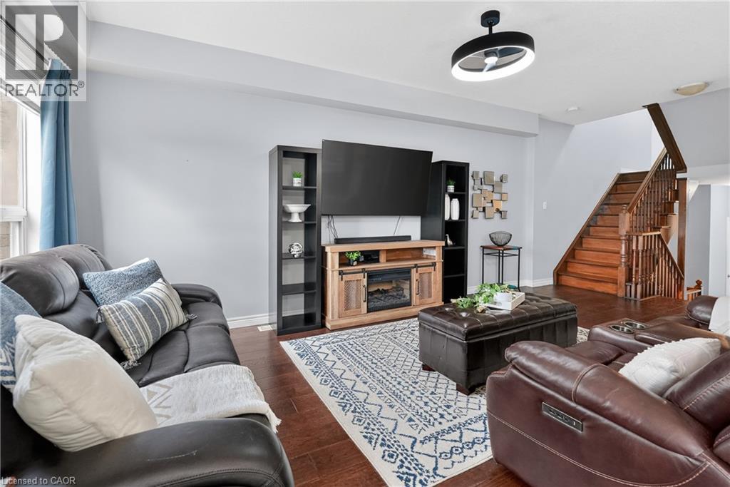 #11 8 LAKELAWN Road - Image 5