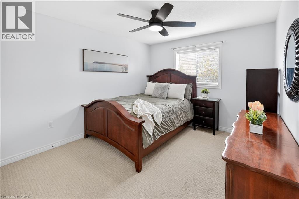 #11 8 LAKELAWN Road - Image 15