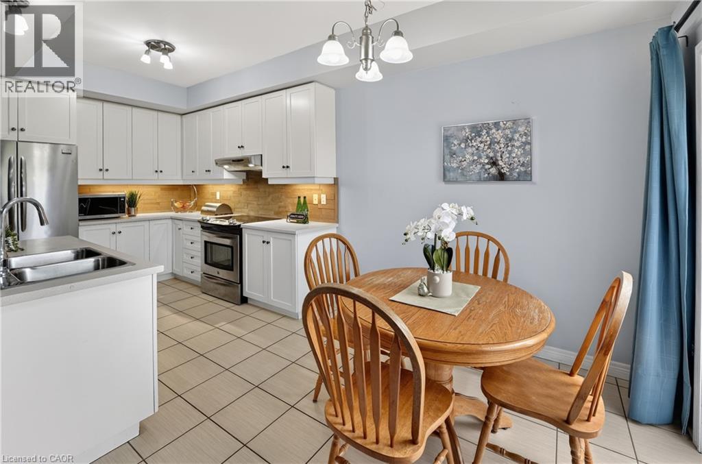 #11 8 LAKELAWN Road - Image 7