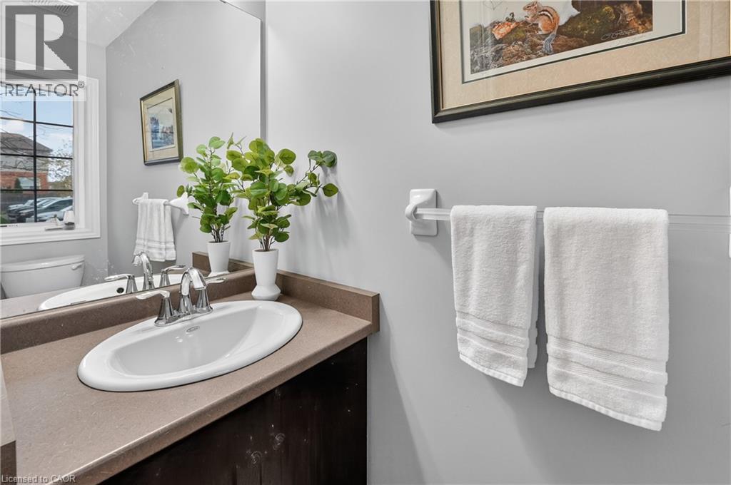 #11 8 LAKELAWN Road - Image 10