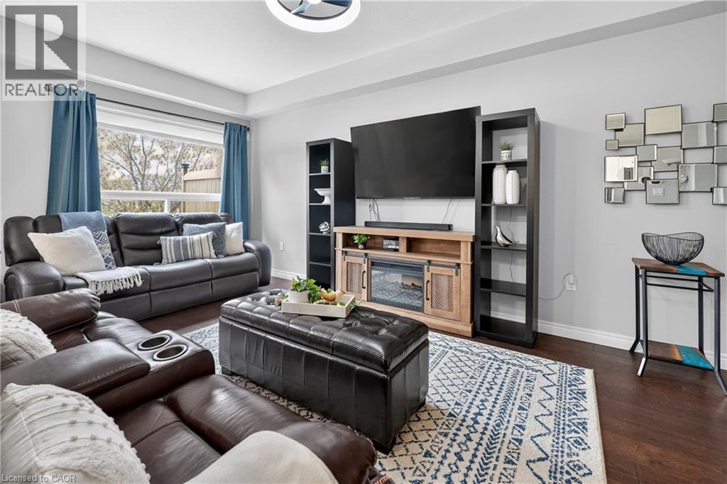 #11 8 LAKELAWN Road - Image 4