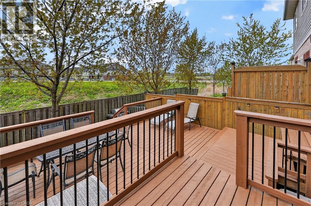 #11 8 LAKELAWN Road - Image 23