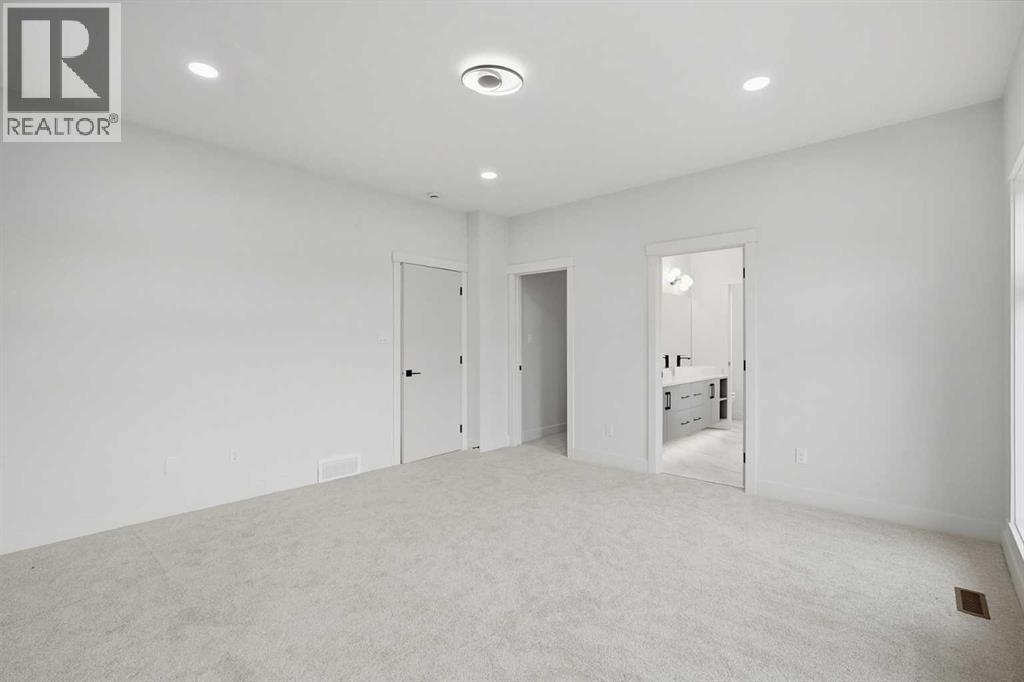 4566 40 Avenue S - 27