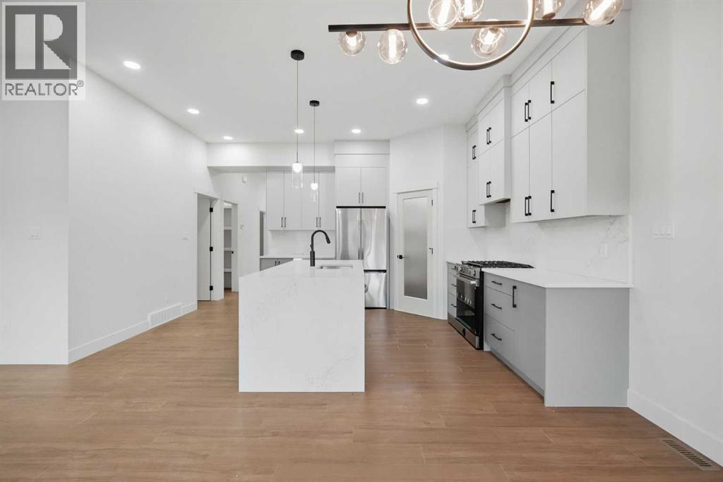 4566 40 Avenue S - 13