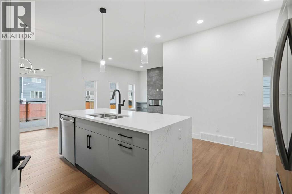 4566 40 Avenue S - 16