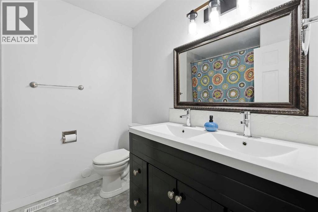 Listing photo – 39 Warwick Drive, Red Deer