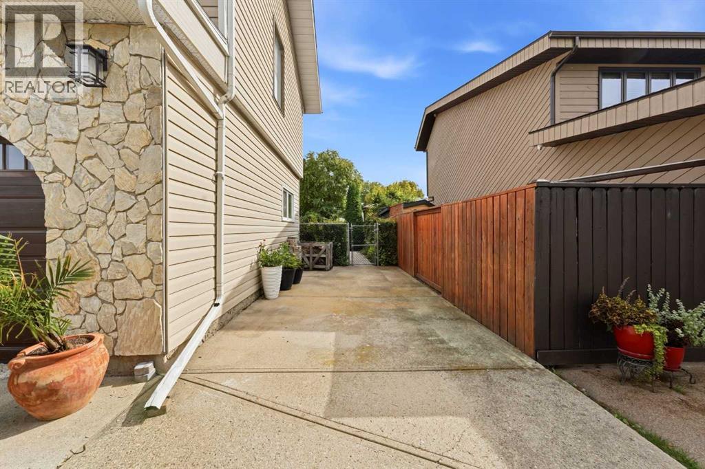 Listing photo – 39 Warwick Drive, Red Deer