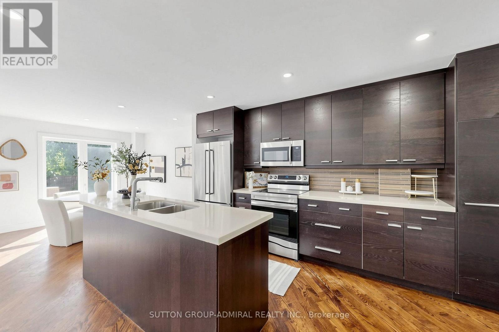 154 BAYWOOD COURT - 10