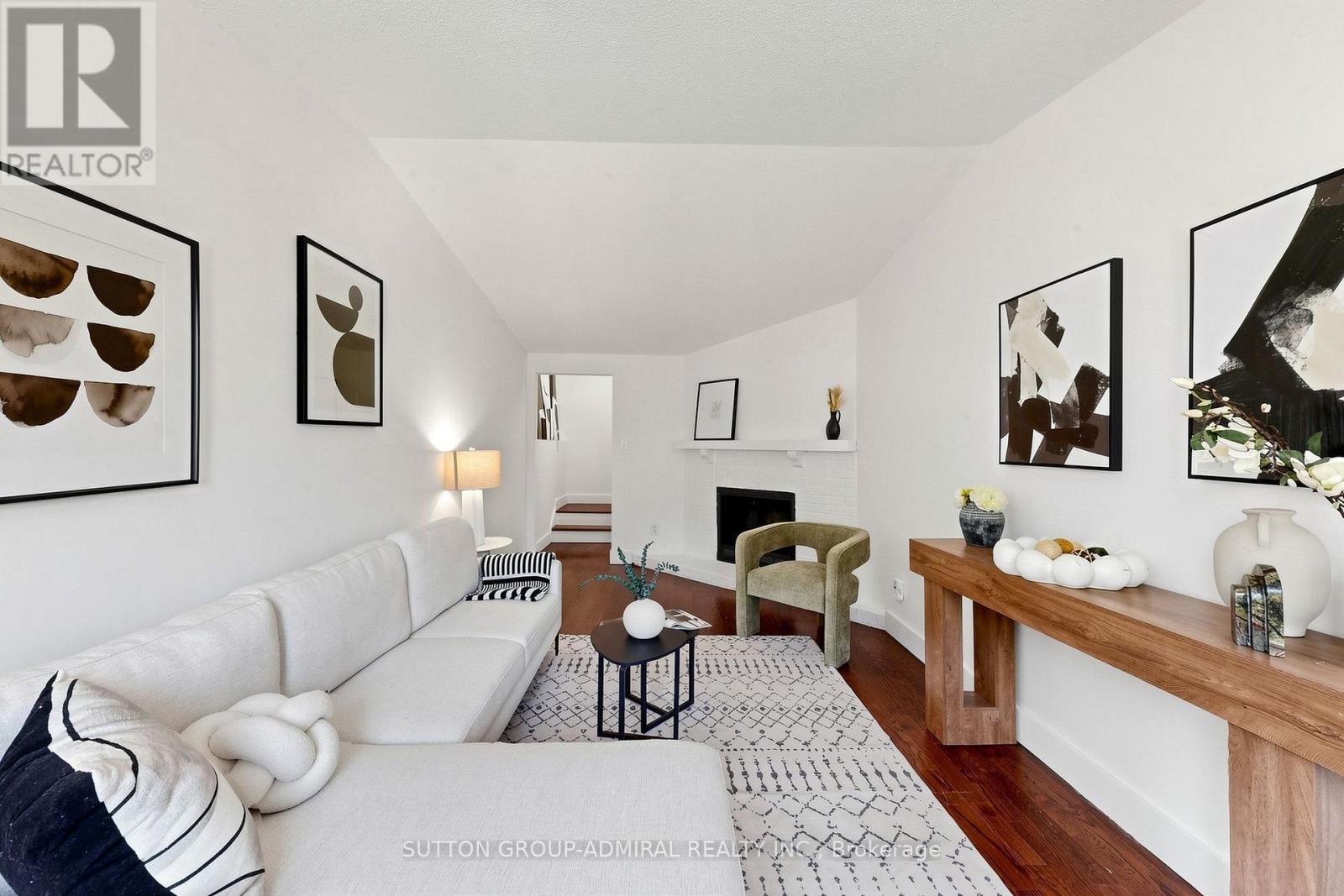 154 BAYWOOD COURT - 24