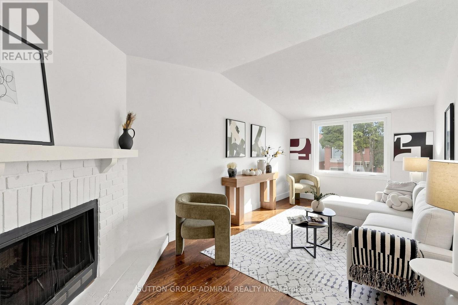 154 BAYWOOD COURT - 27