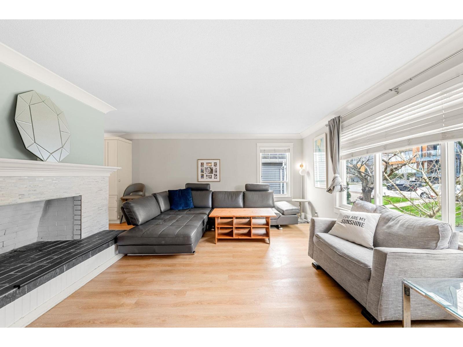 1276 KENT STREET, White Rock — photo 3