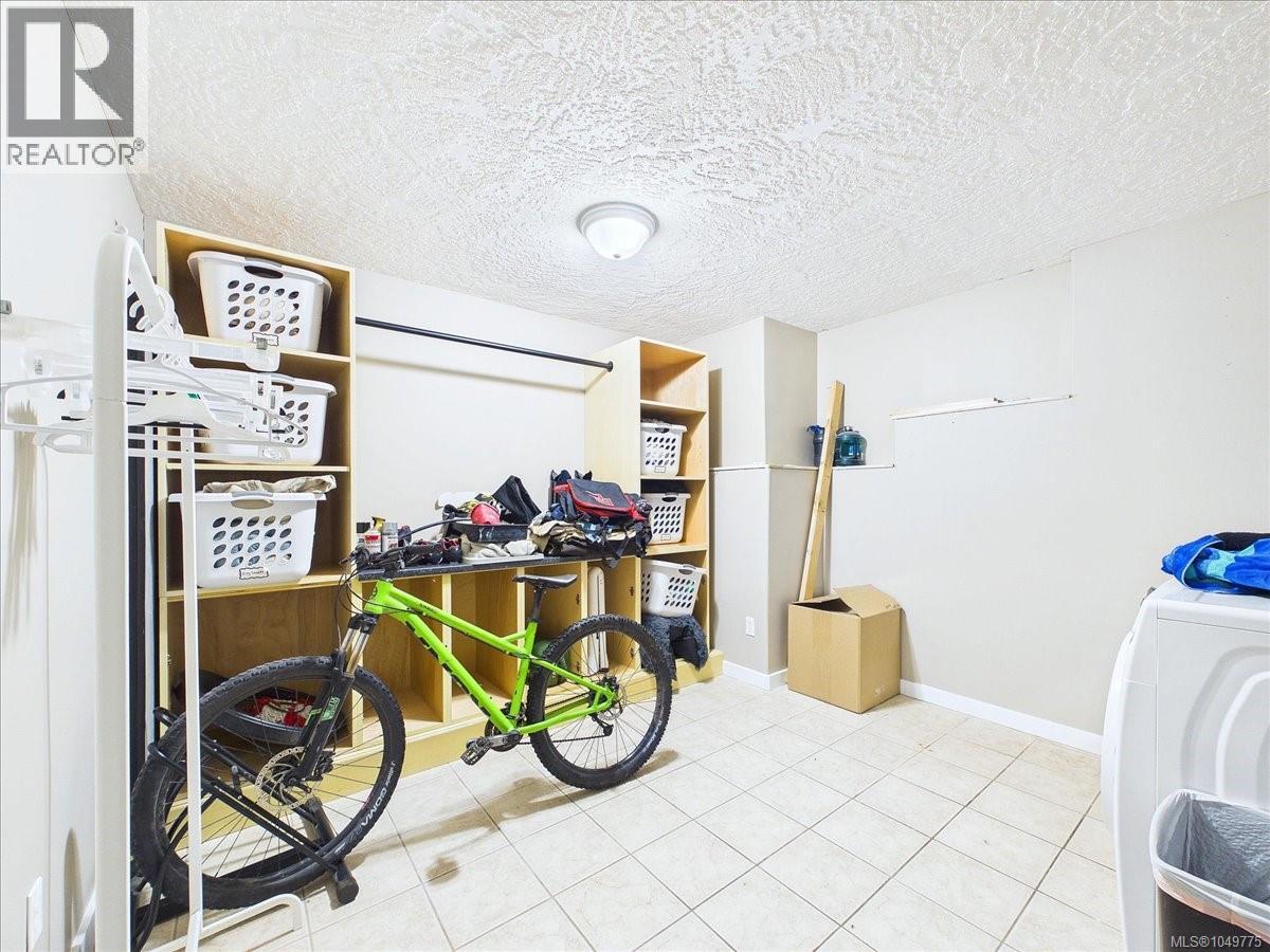 6851 Banner Rd, Sooke