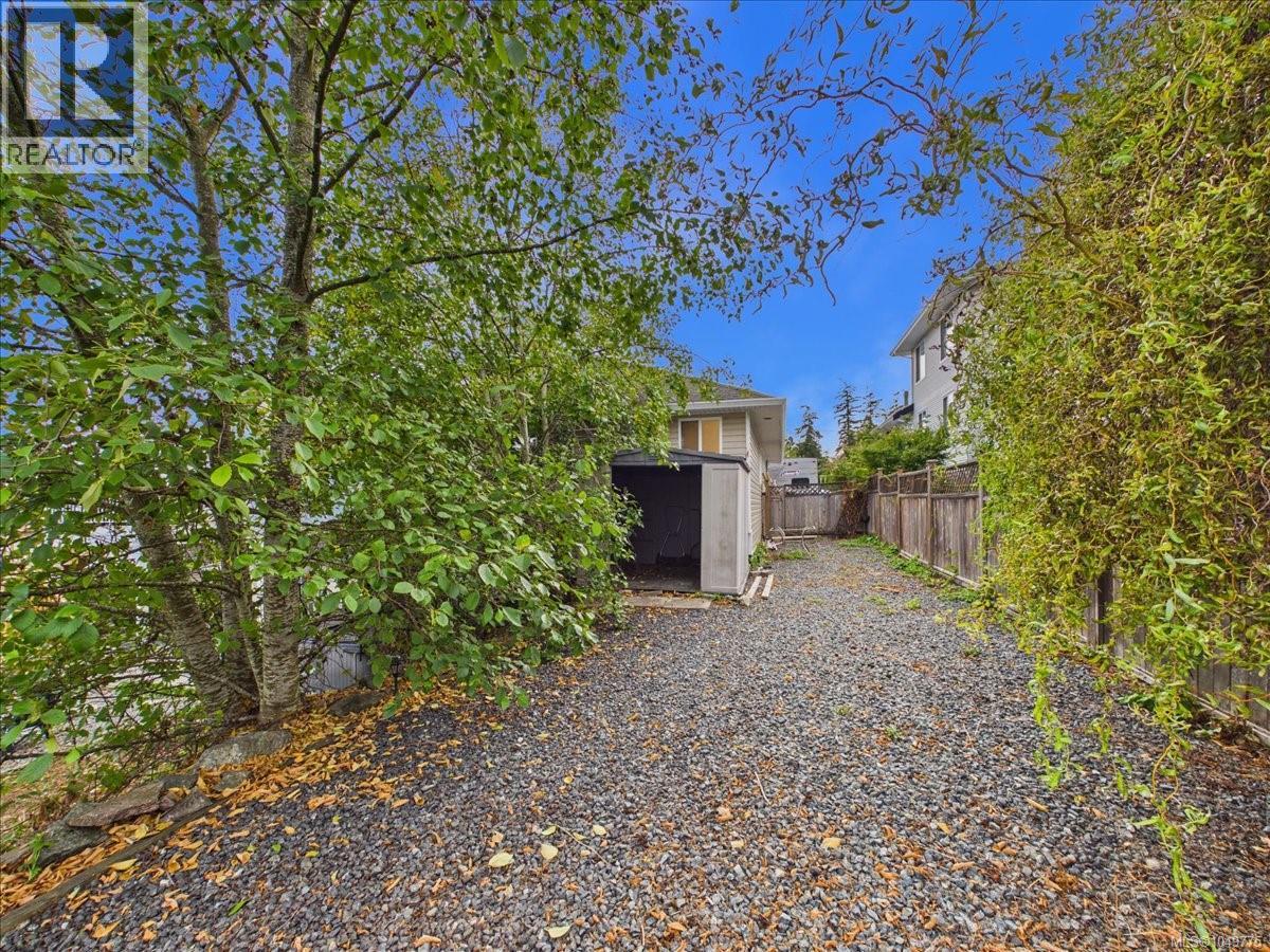 6851 Banner Rd, Sooke