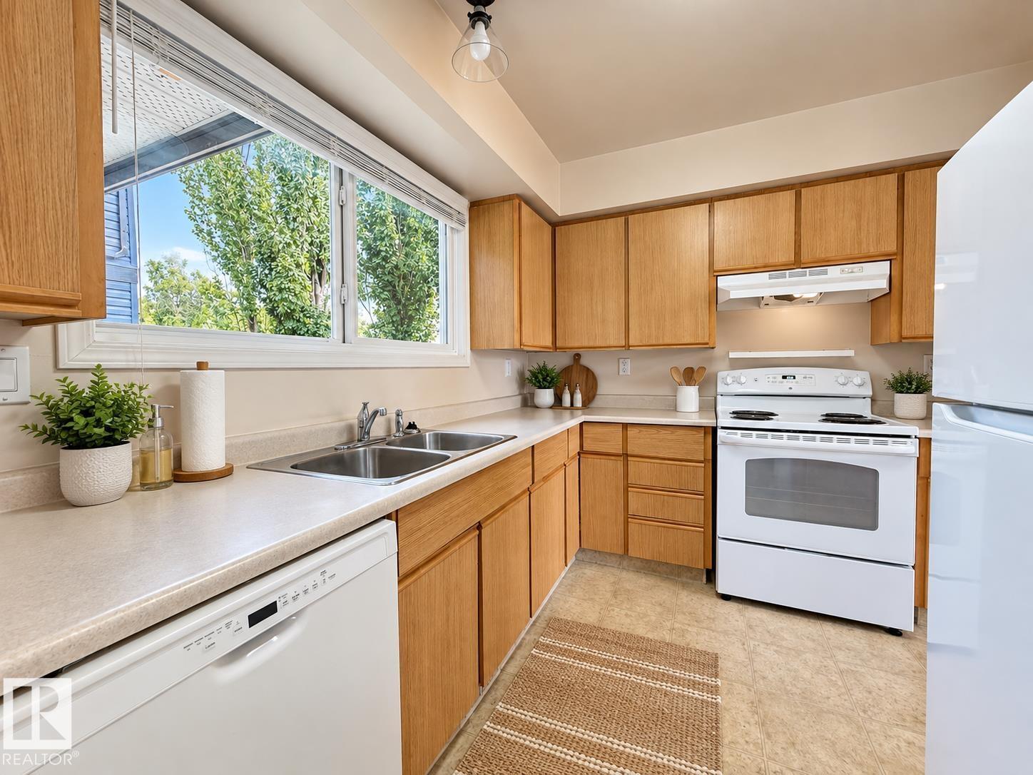 3526 42 ST NW - 7