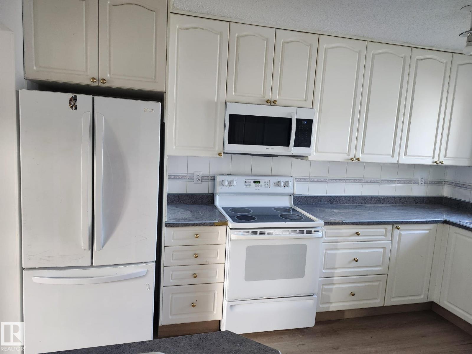 16215 114 ST NW - 8