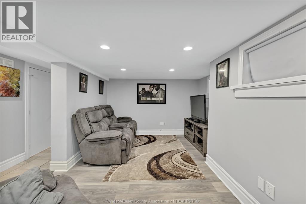 2322 BYNG ROAD - 23