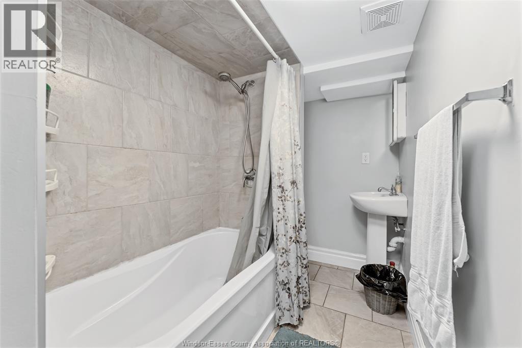 2322 BYNG ROAD - 26