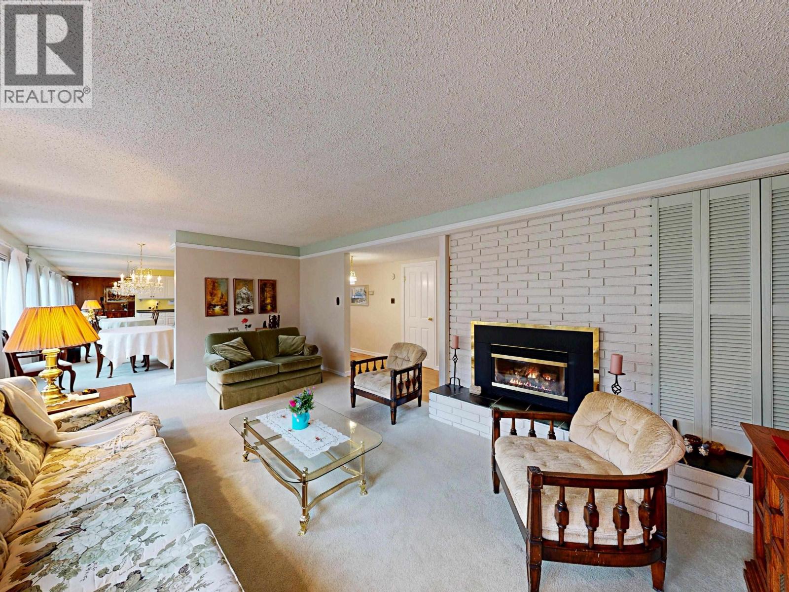 901 DUNDONALD DRIVE, Port Moody