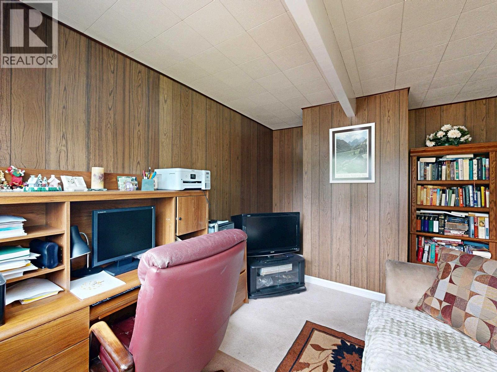 901 DUNDONALD DRIVE, Port Moody