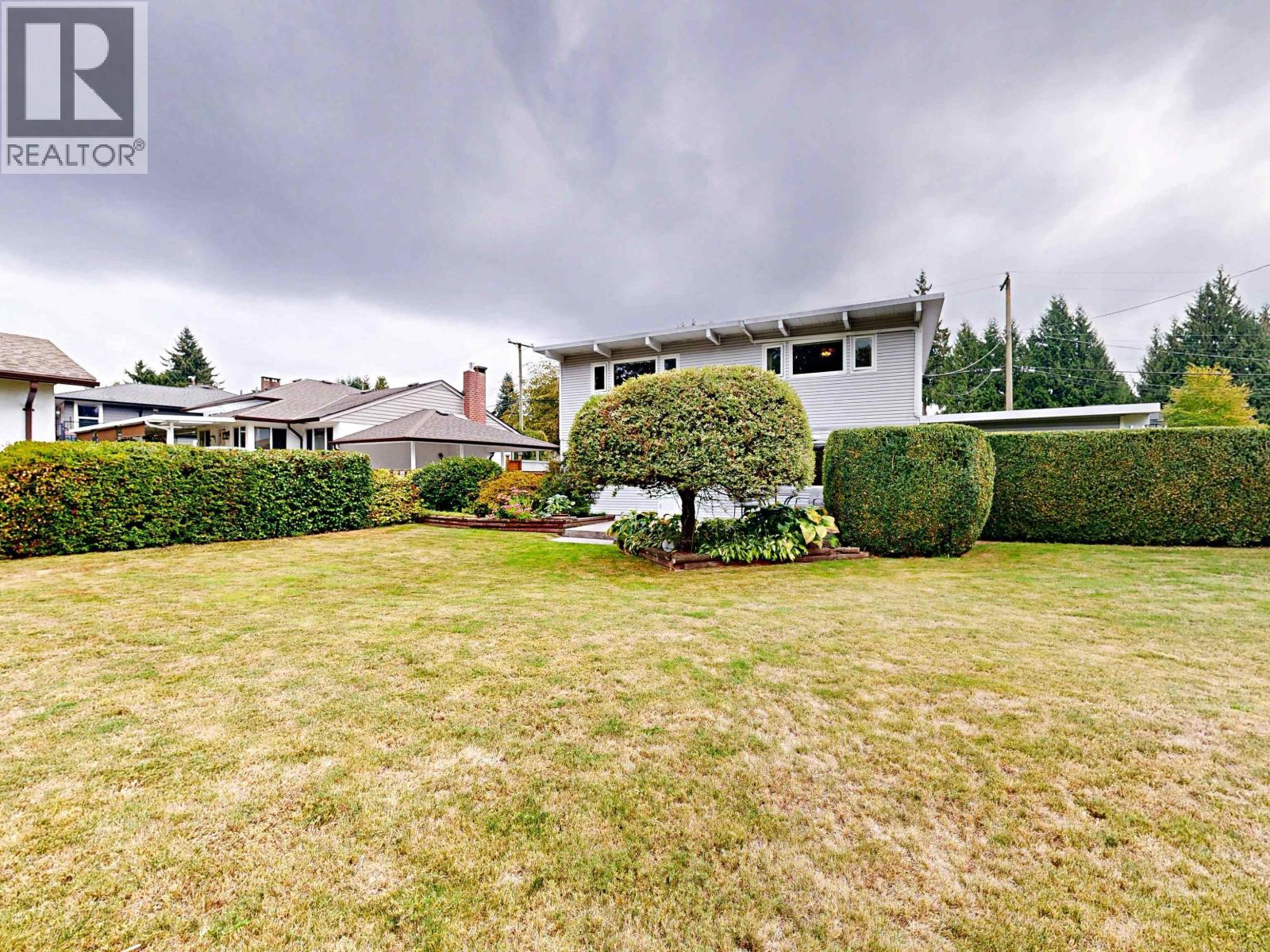 901 DUNDONALD DRIVE, Port Moody
