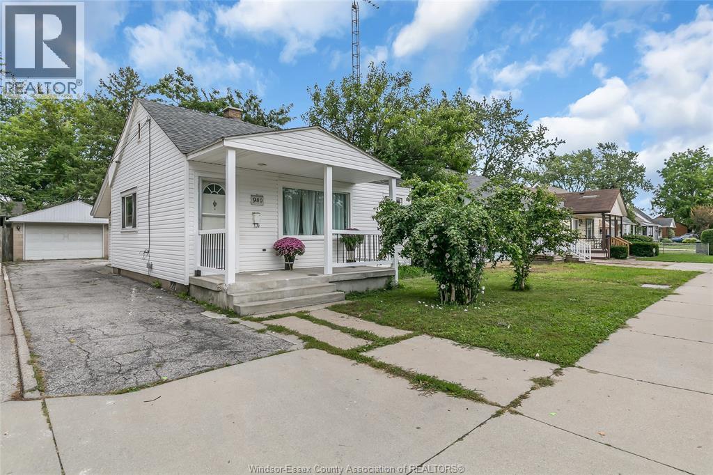 980 PARTINGTON AVENUE, Windsor — photo 2