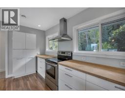 Primary Bedroom - 5620 Hammond Bay Rd, Nanaimo, BC V9T5N2 Photo 15