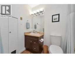 23 2070 Amelia Ave, Sidney, BC V8L4X6 Photo 16
