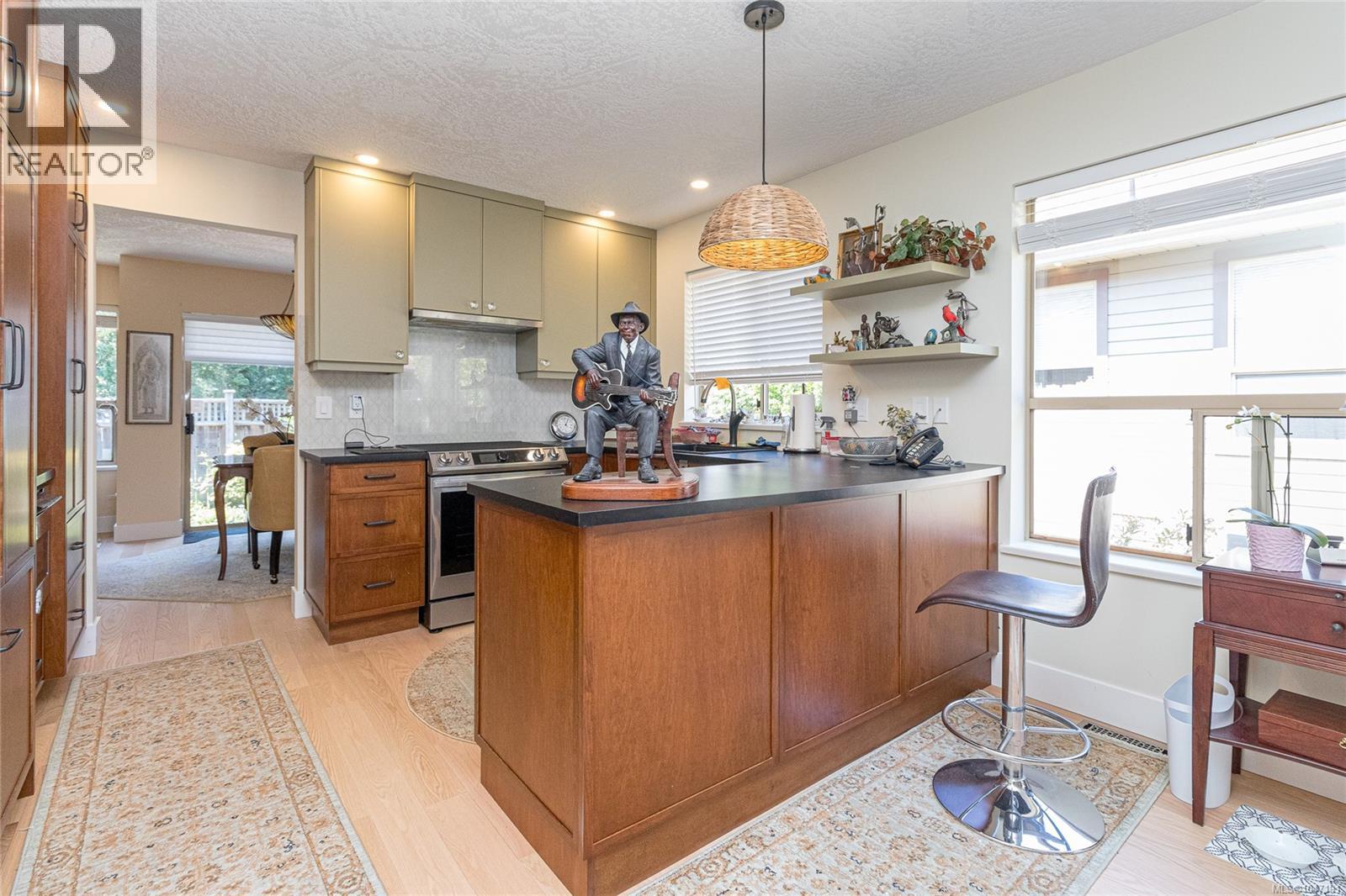 901 4515 Pipeline Rd, Saanich