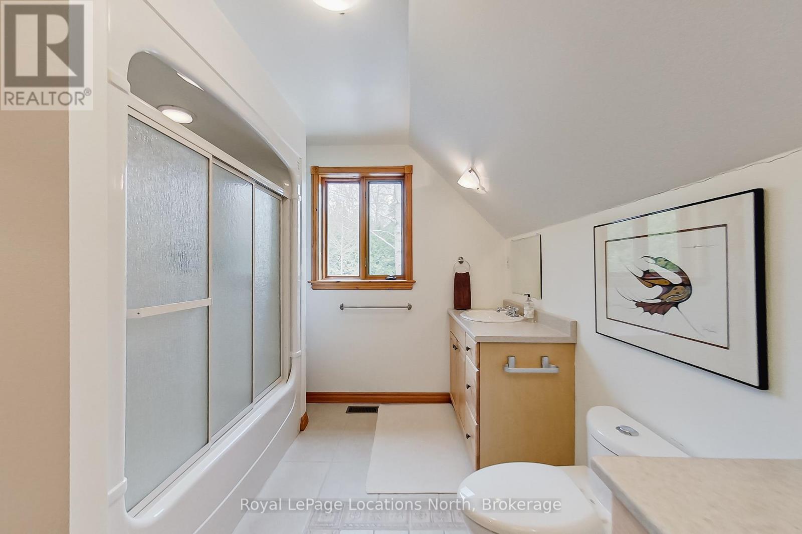 208554 26 HIGHWAY - Image 31