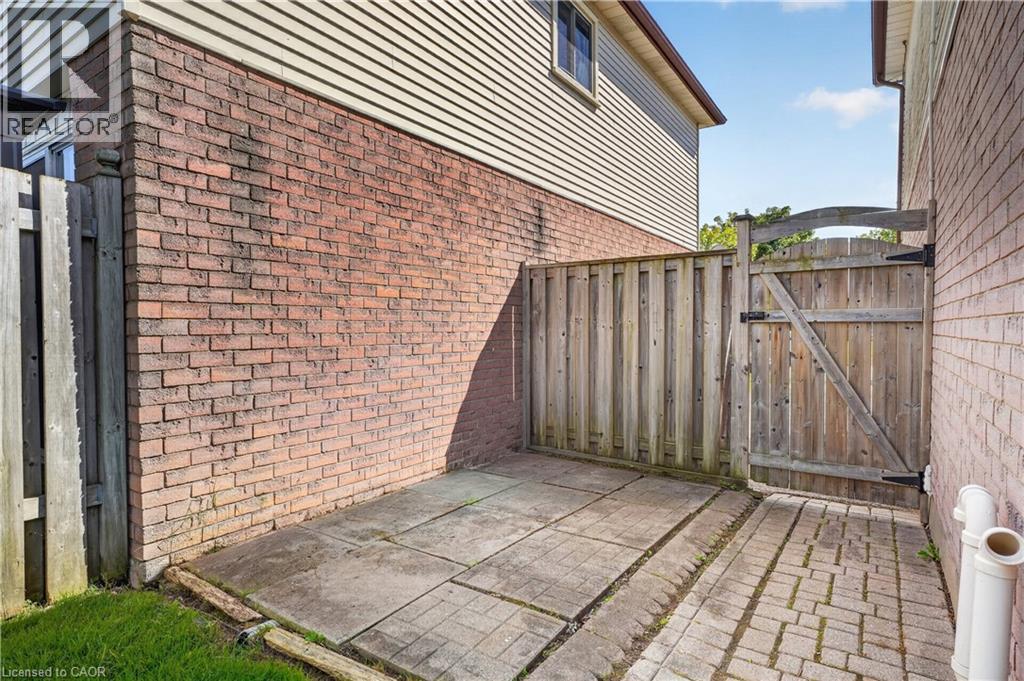 38 MEADOW WOODS Crescent, Kitchener — photo 7