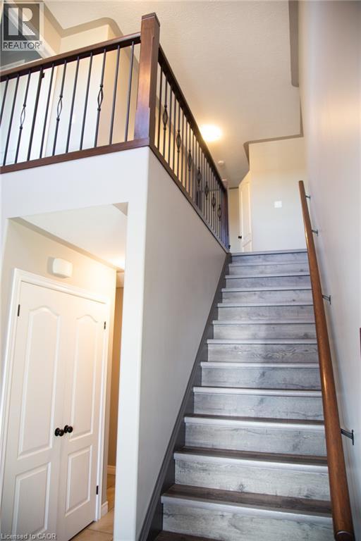 104 MACNEIL Court - Image 17