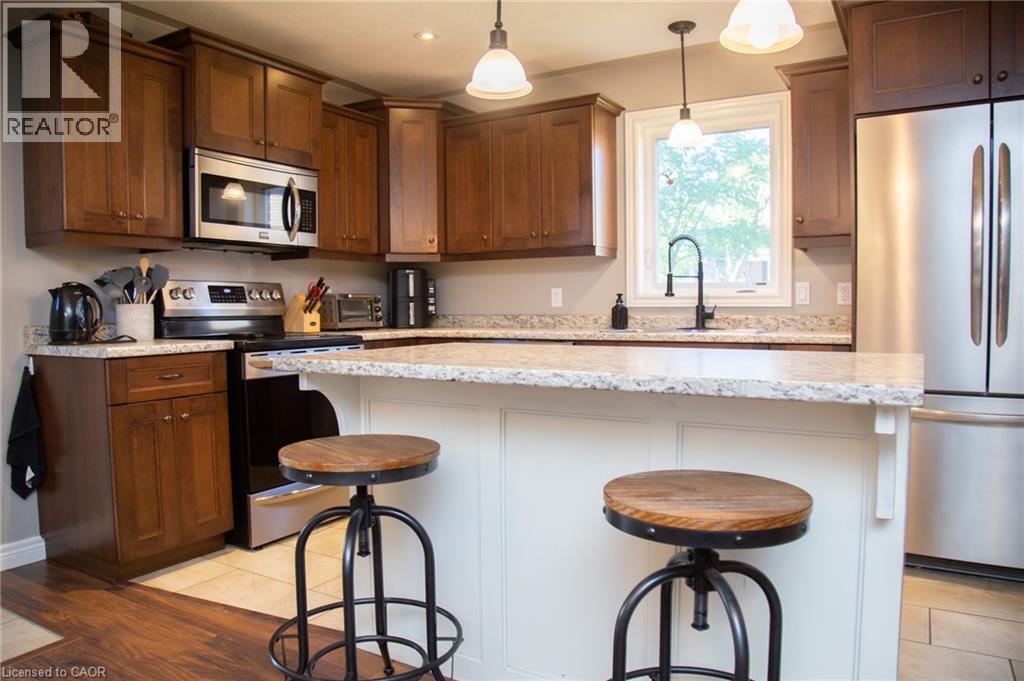 104 MACNEIL Court - Image 21