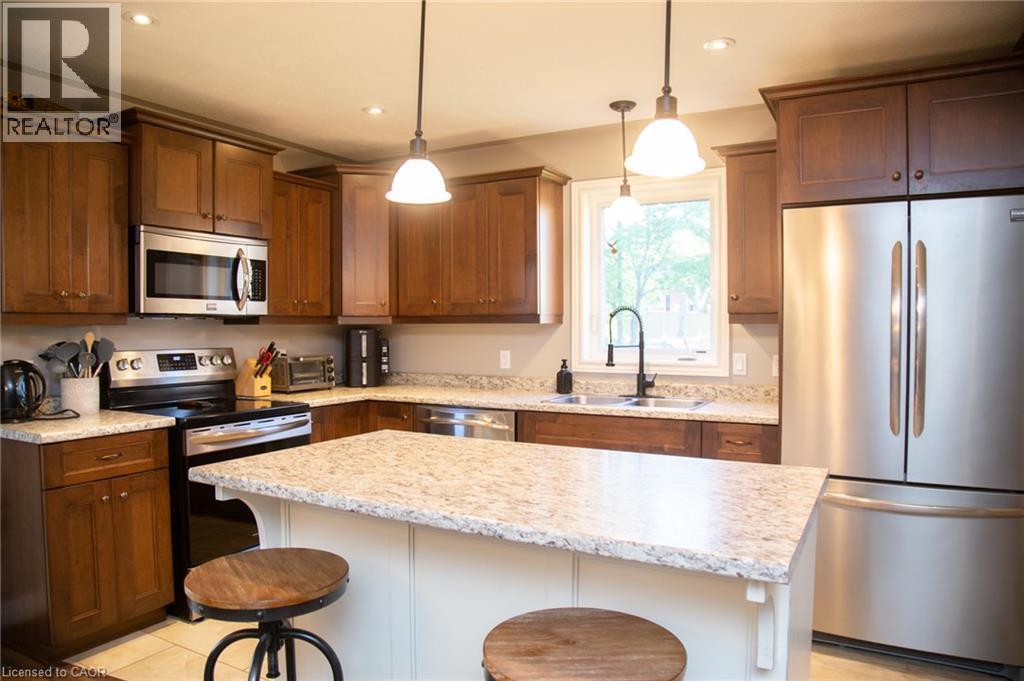 104 MACNEIL Court - Image 22