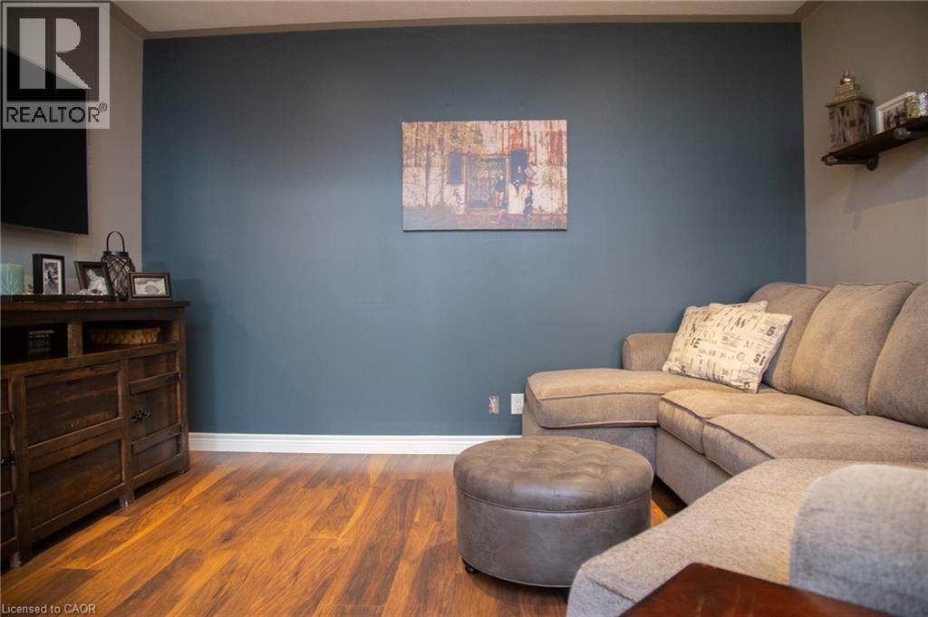 104 MACNEIL Court - Image 27