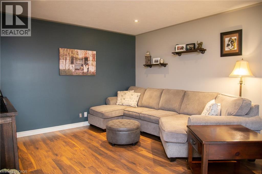 104 MACNEIL Court - Image 26