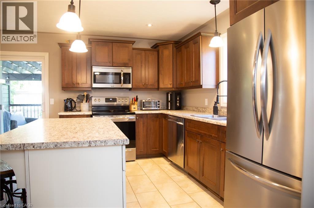 104 MACNEIL Court - Image 23