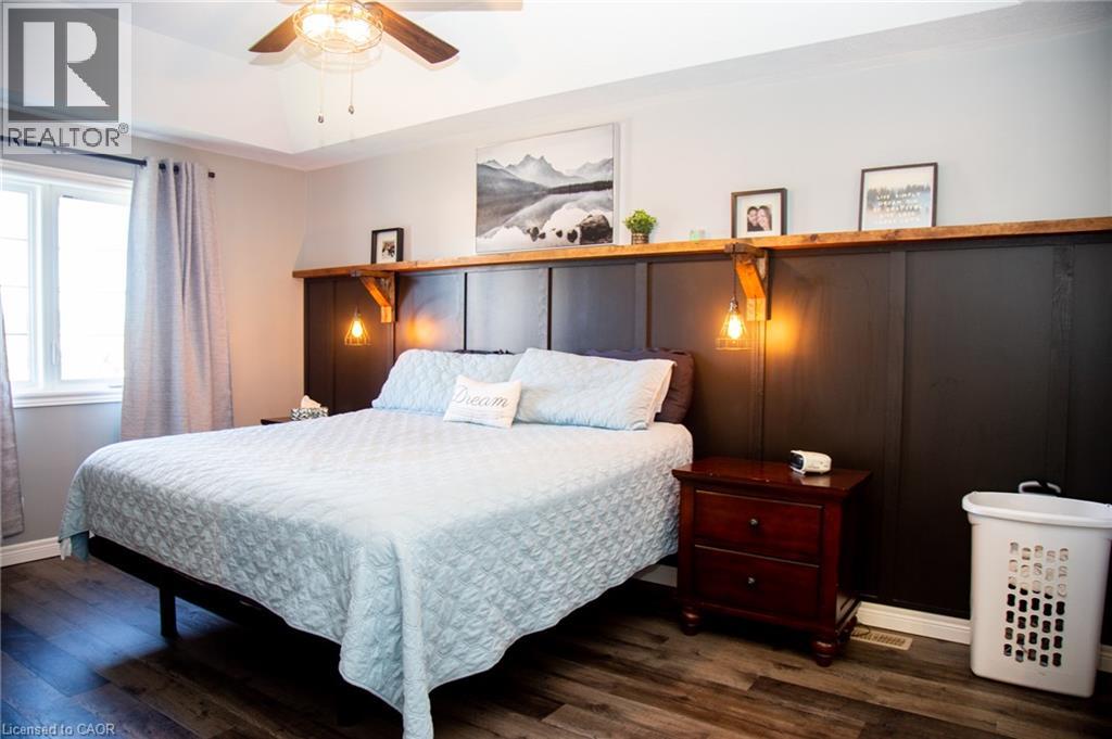 104 MACNEIL Court - Image 31