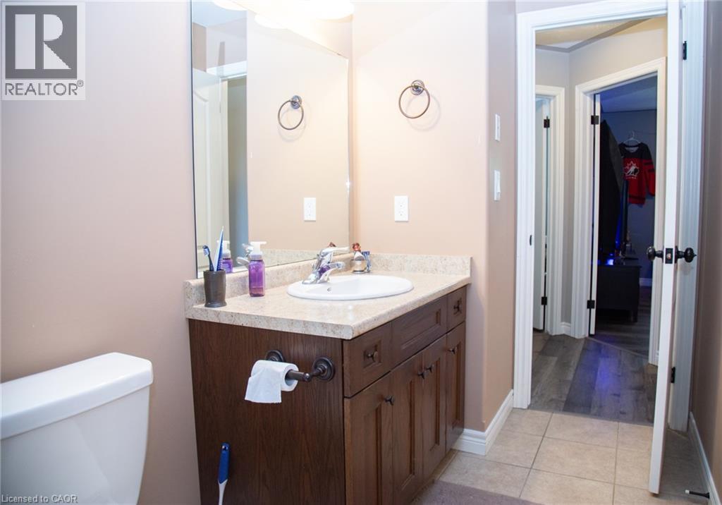 104 MACNEIL Court - Image 45