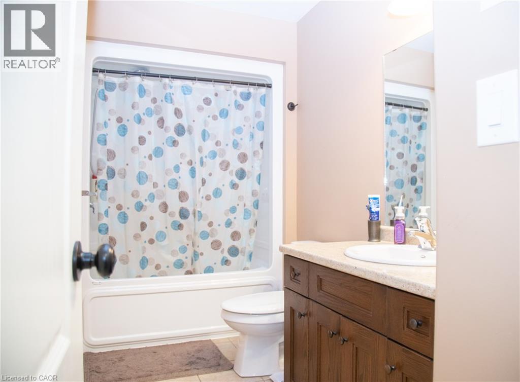 104 MACNEIL Court - Image 44