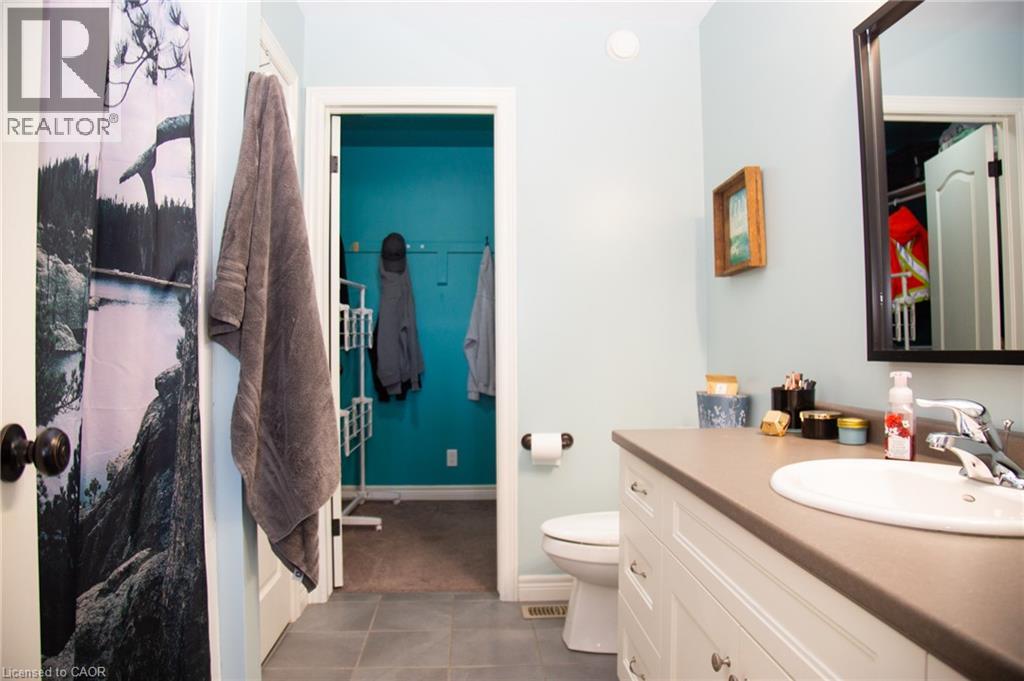 104 MACNEIL Court - Image 38