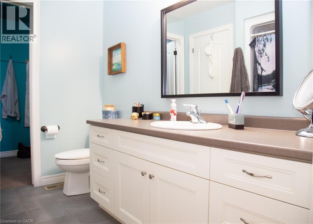 104 MACNEIL Court - Image 36