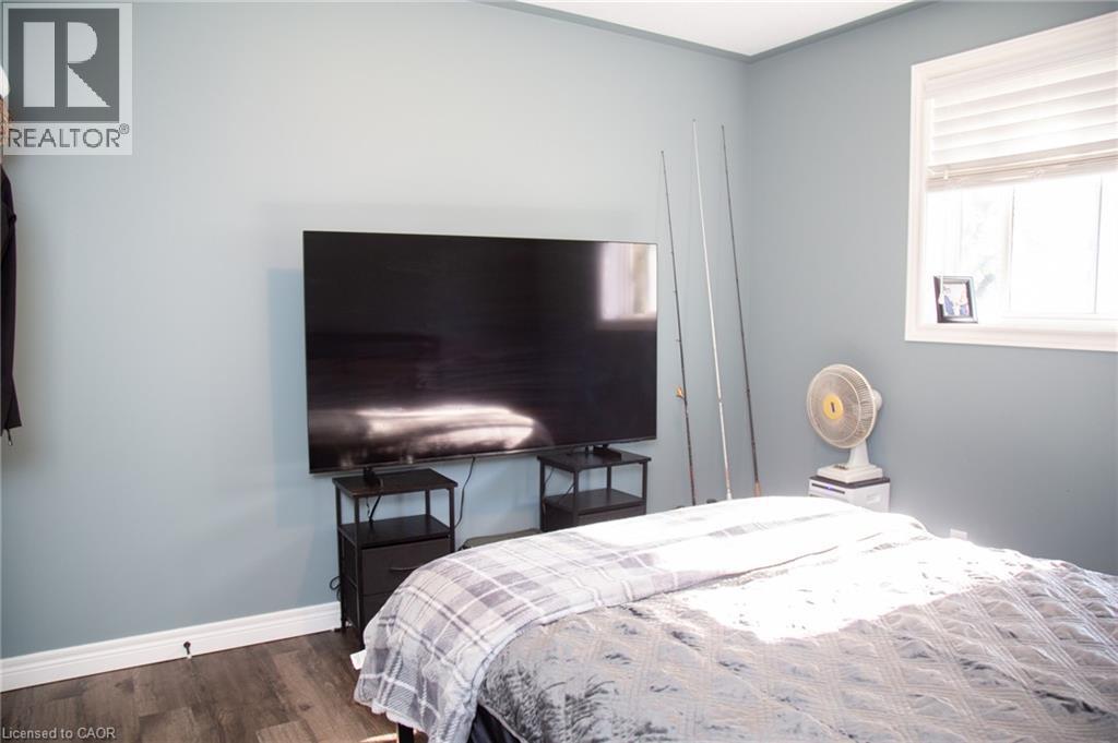 104 MACNEIL Court - Image 41